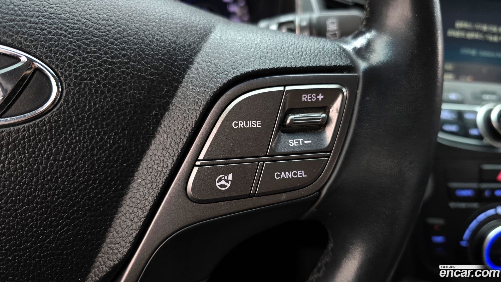 Main__Slider__Photo:Santafe Hyundai 2014.3-30