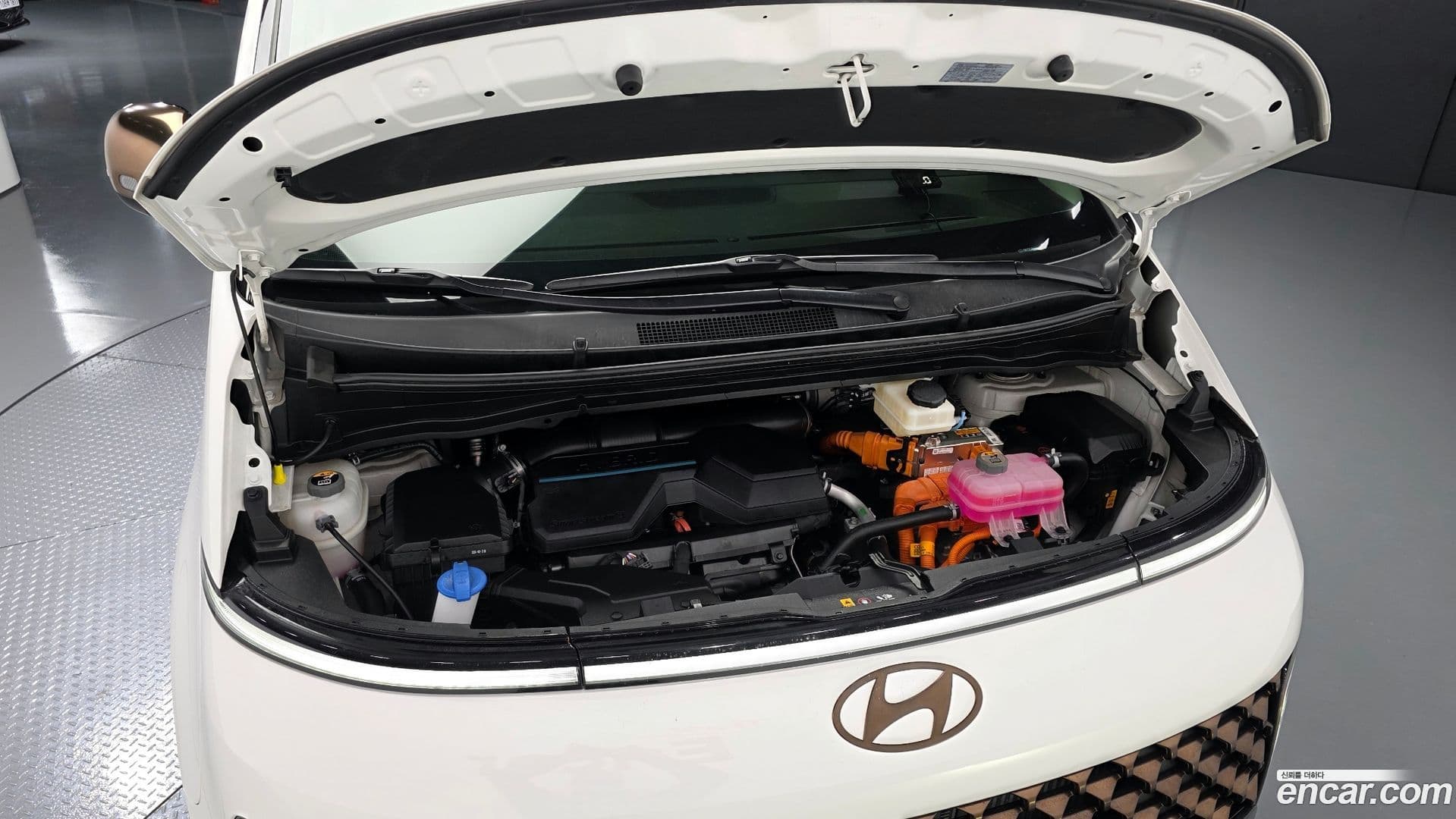 Main__Slider__Photo:Staria Hyundai 2024.2-5