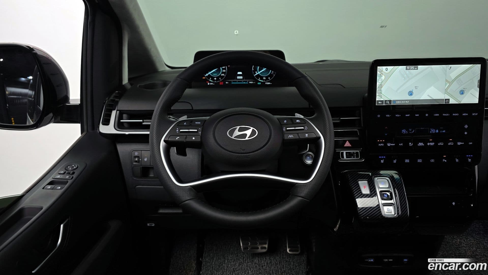 Main__Slider__Photo:Staria Hyundai 2024.2-13