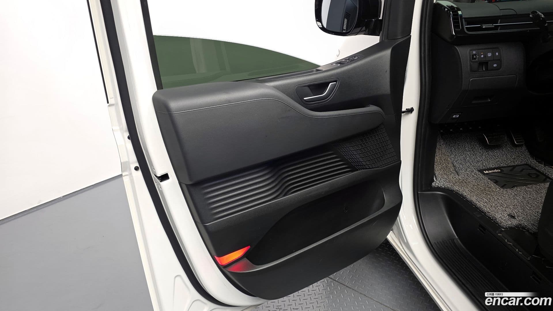 Main__Slider__Photo:Staria Hyundai 2024.2-23