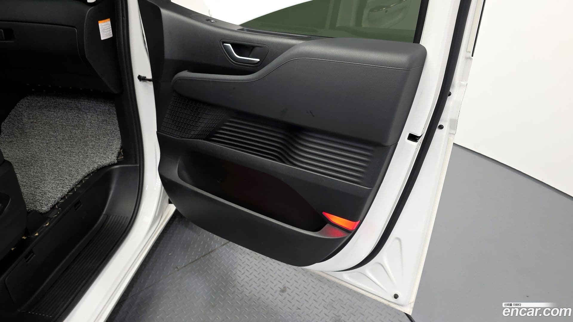 Main__Slider__Photo:Staria Hyundai 2024.2-24