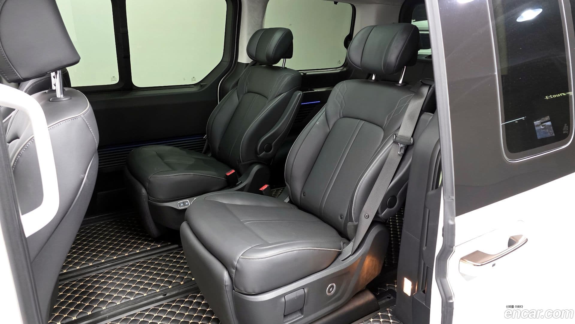 Main__Slider__Photo:Staria Hyundai 2024.2-25