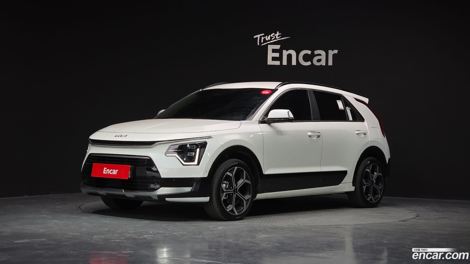 Main__Slider__Photo:Niro Kia 2025.2-0