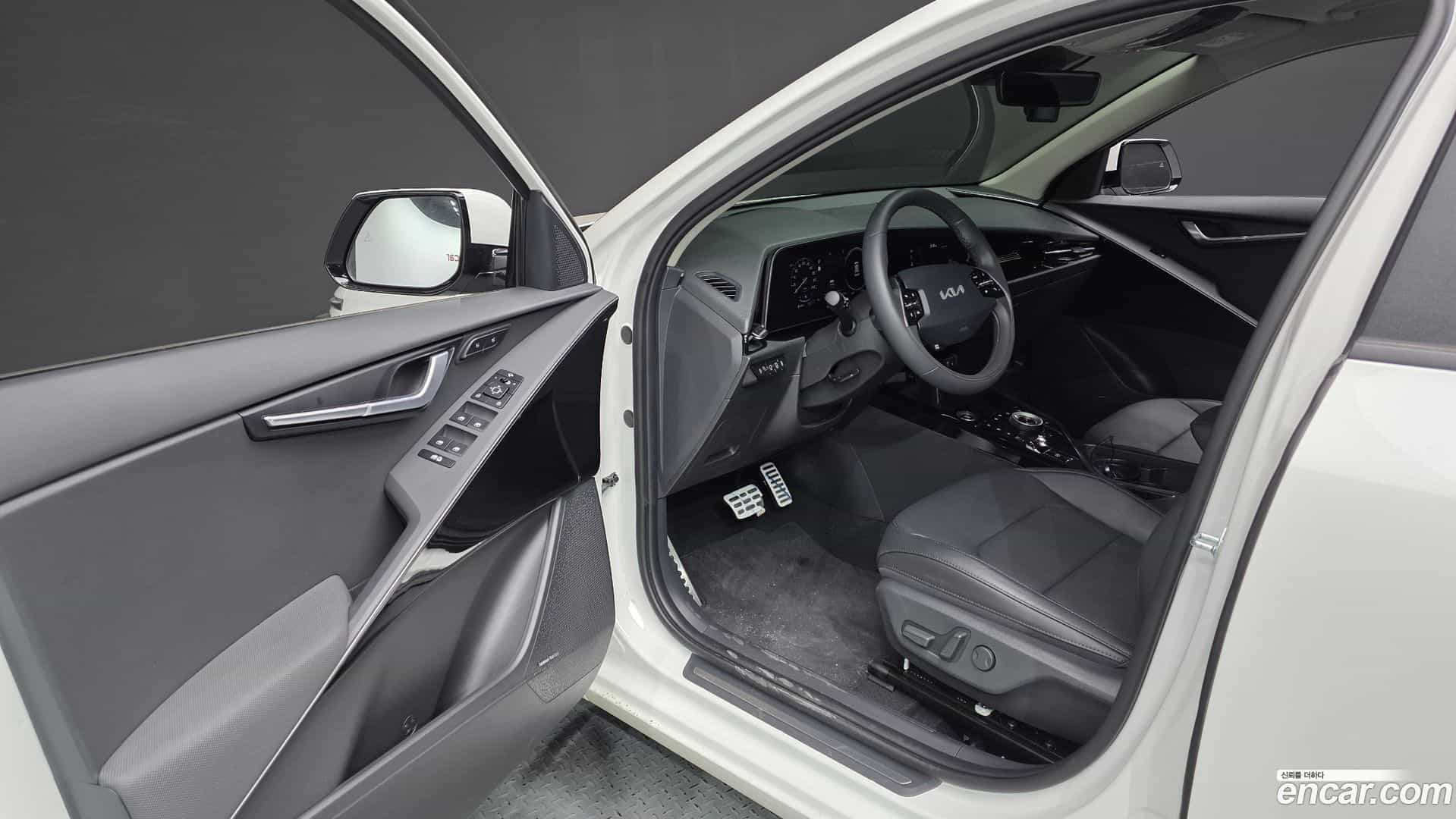 Niro Kia 2025.2-INNER-010