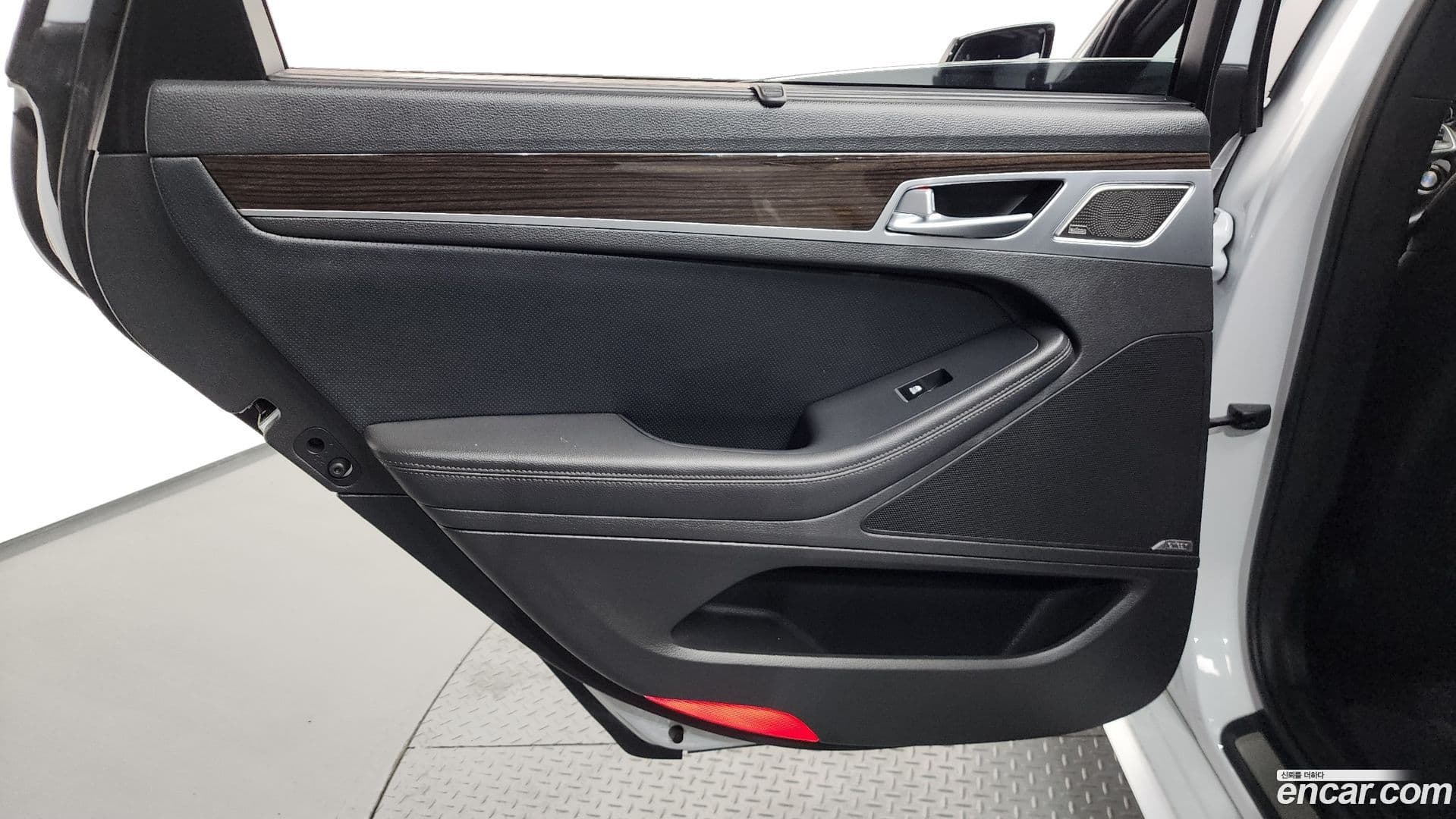 Main__Slider__Photo:G80 Genesis 2020.0-24