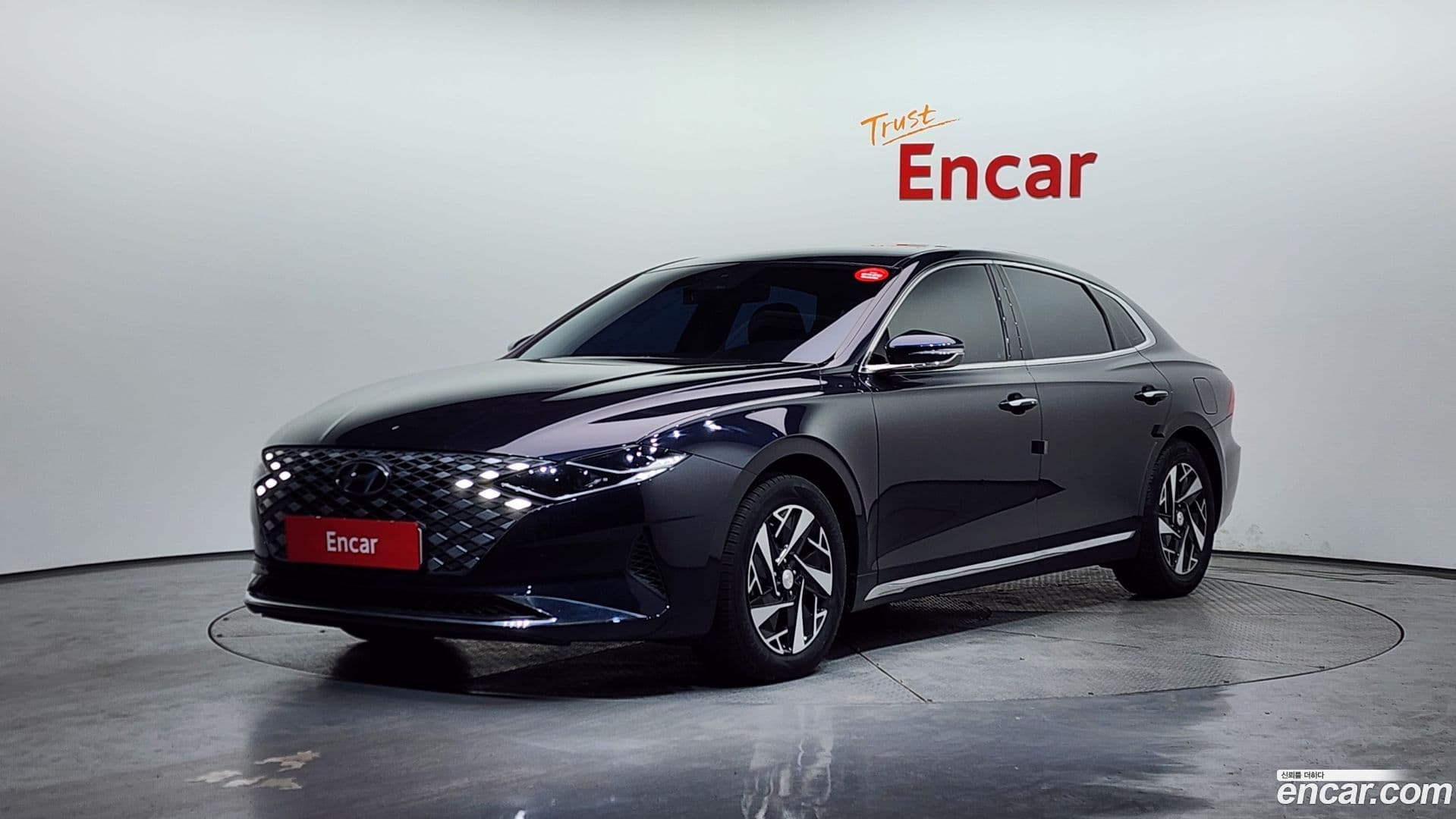 Main__Slider__Photo:Grandeur Hyundai 2021.1-0