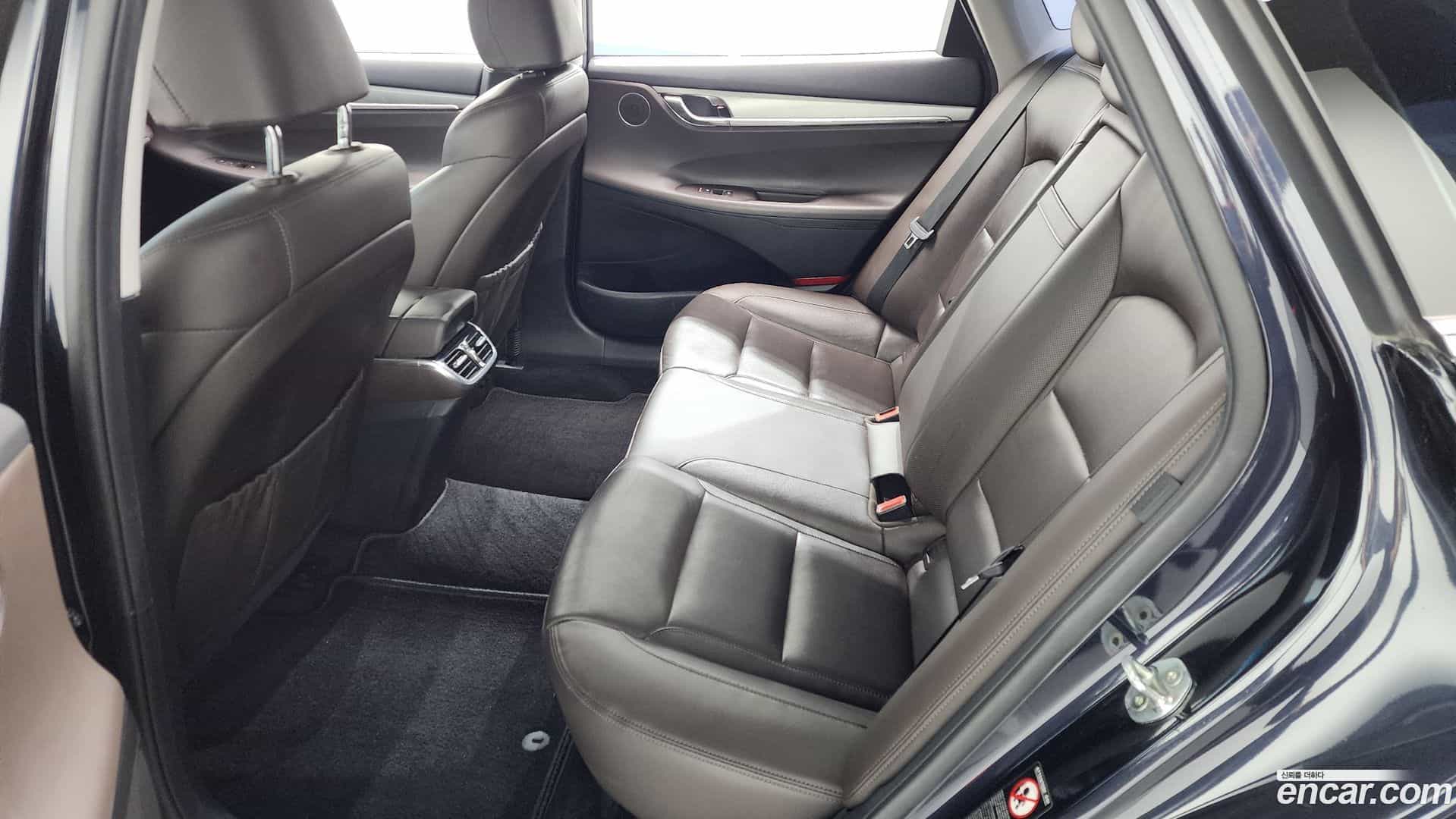 Grandeur Hyundai 2021.1-OPTION-015