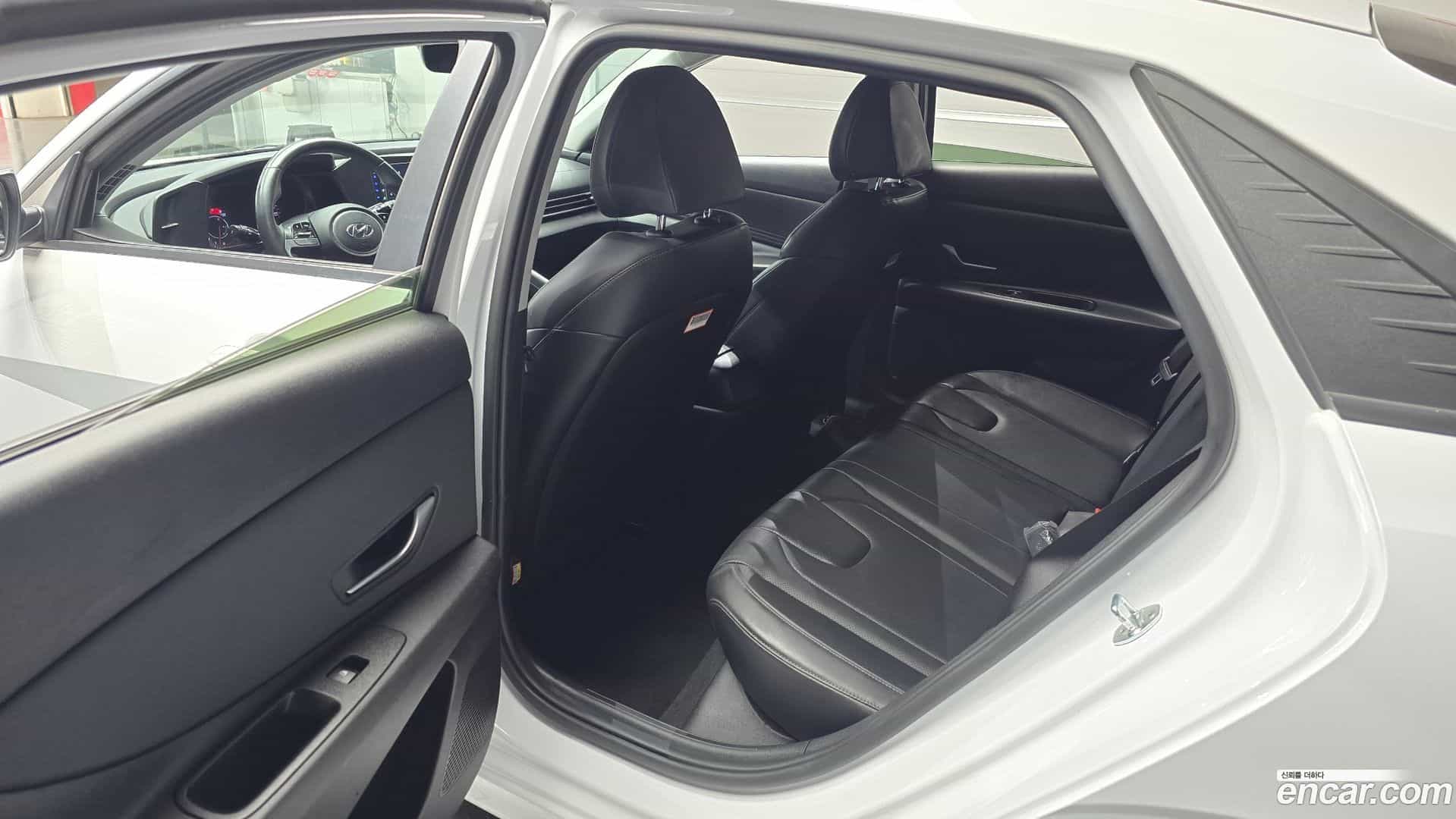 AVANTE Hyundai 2020.8-OPTION-015