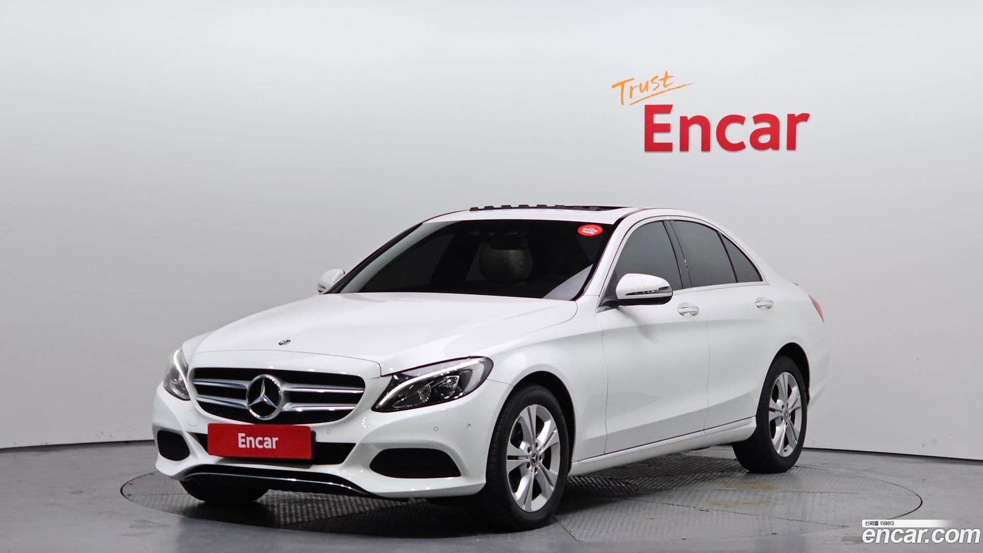 Main__Slider__Photo:C-Class Mercedes-Benz 2018.3-0