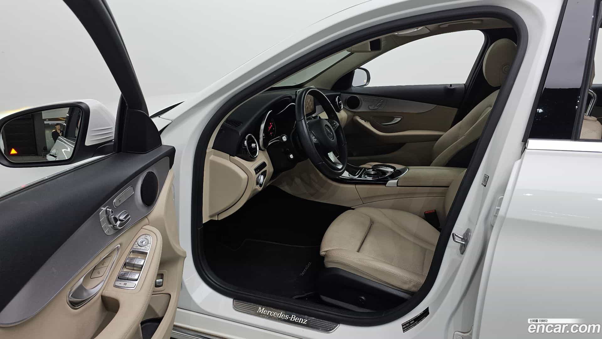 C-Class Mercedes-Benz 2018.3-INNER-010