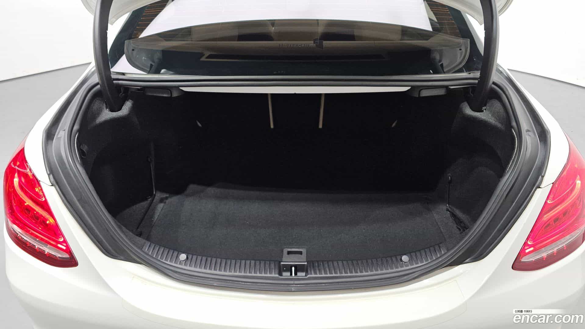 C-Class Mercedes-Benz 2018.3-OPTION-019