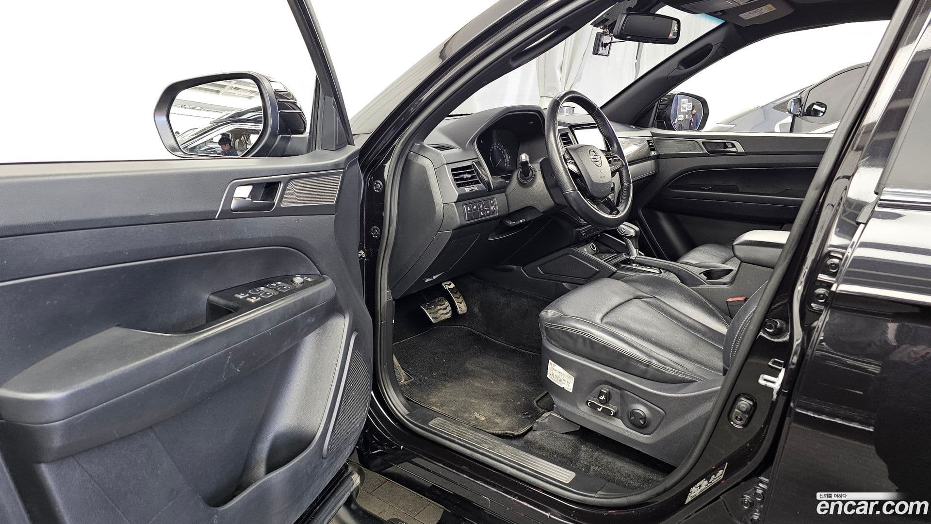 Main__Slider__Photo:Rexton KG Mobility 2021.4-9