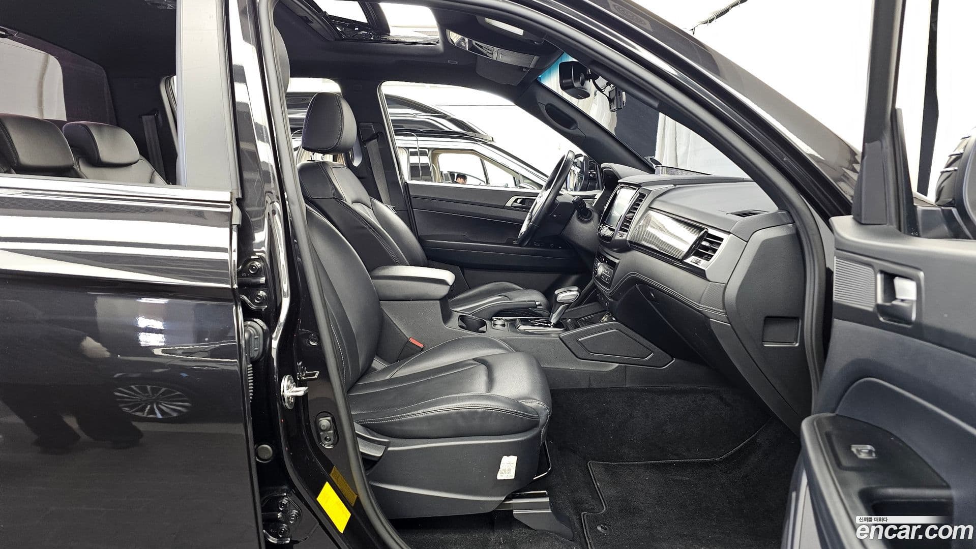 Main__Slider__Photo:Rexton KG Mobility 2021.4-10