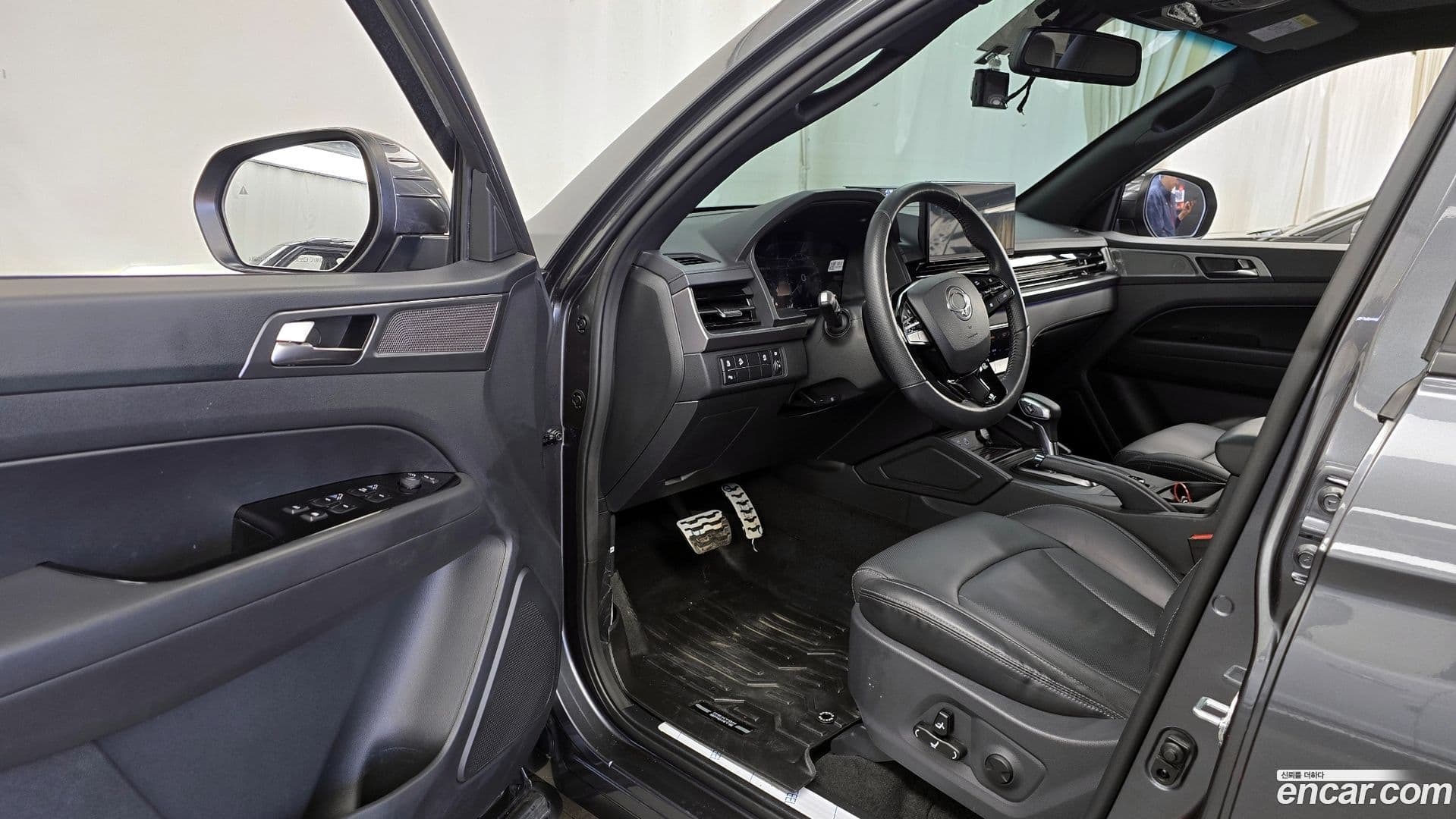 Main__Slider__Photo:Rexton KG Mobility 2023.5-9