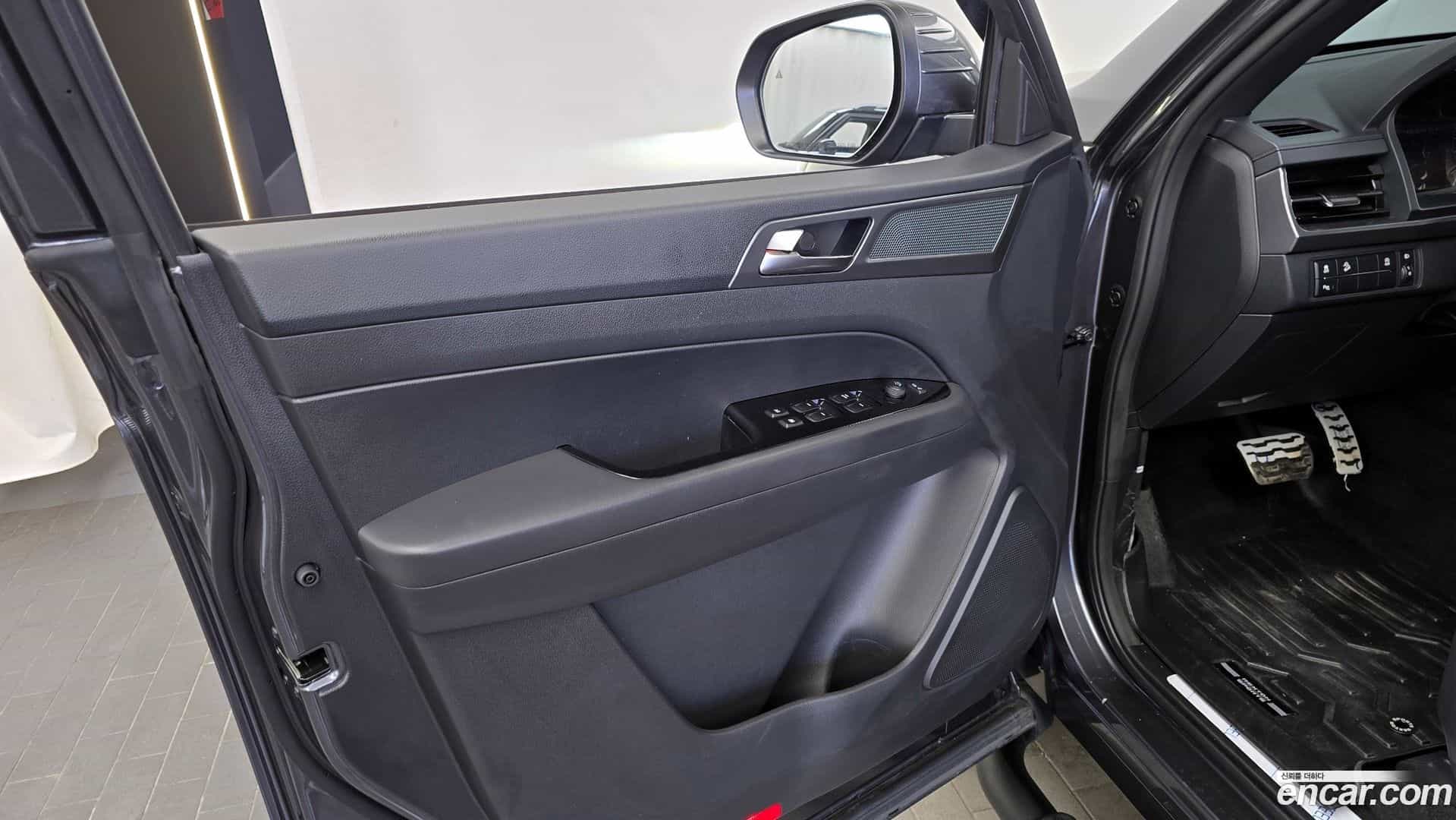 Rexton KG Mobility 2023.5-INNER-034