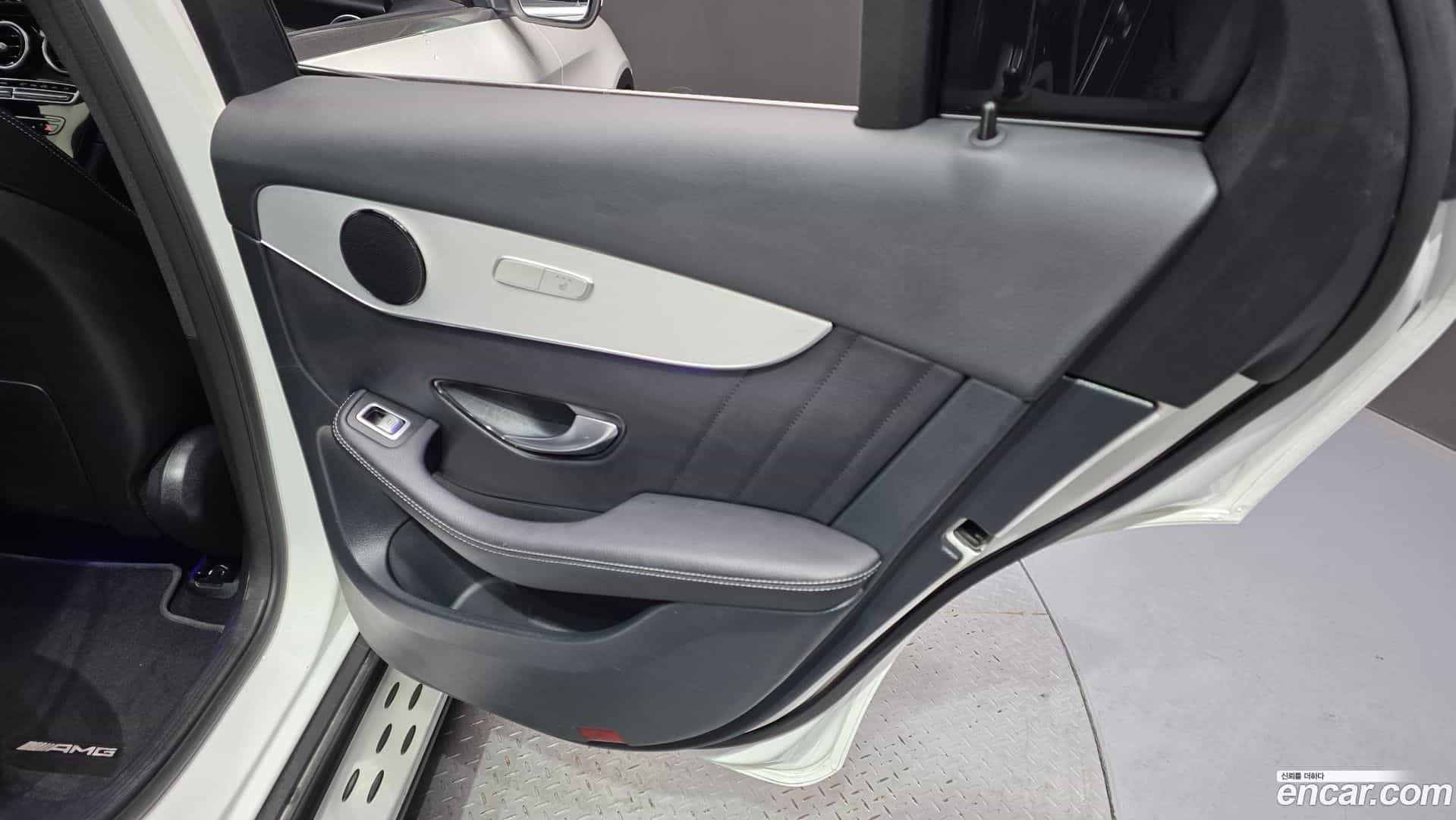 GLC-Class Mercedes-Benz 2021.4-INNER-035