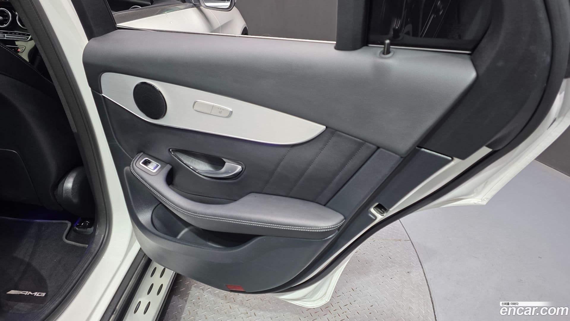 Main__Slider__Photo:GLC-Class Mercedes-Benz 2021.4-24