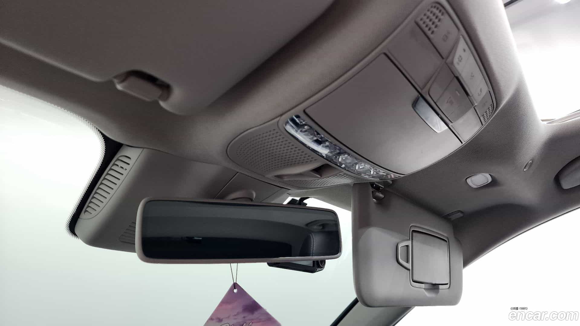 E-Class Mercedes-Benz 2019.6-OPTION-021