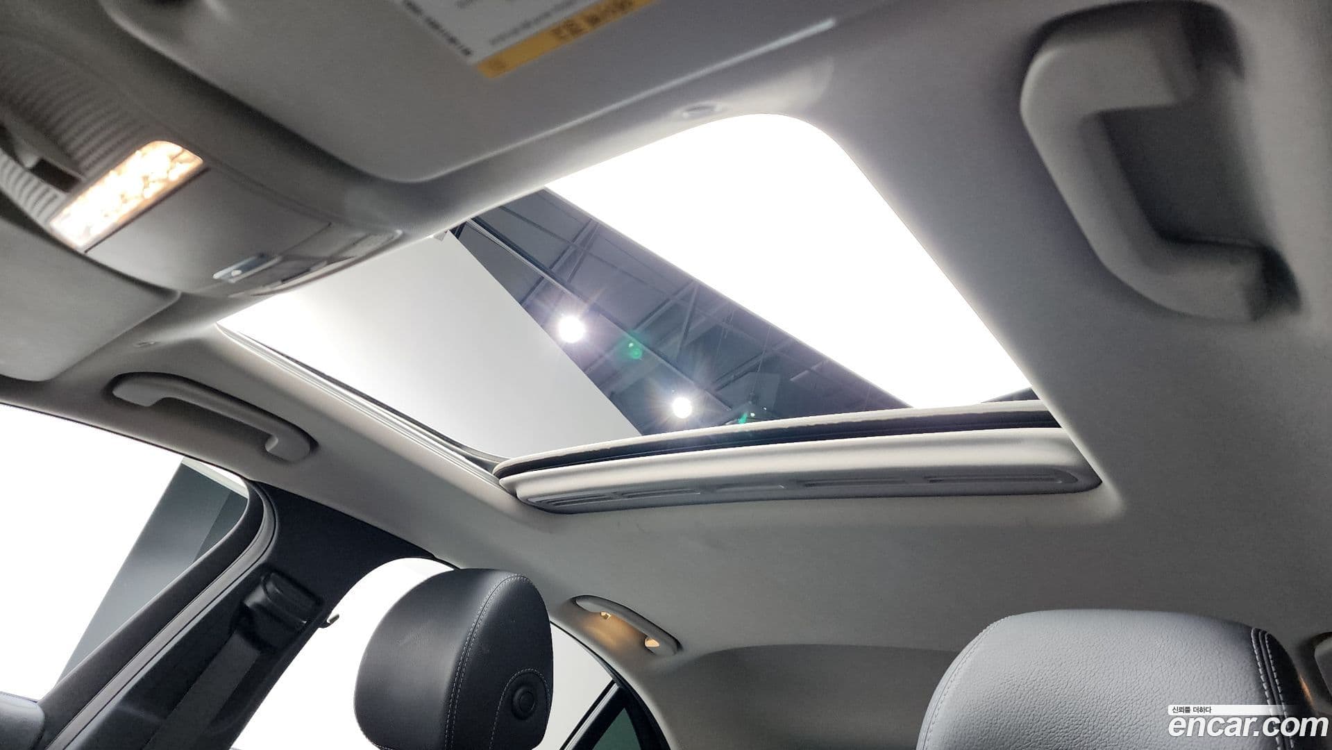 Main__Slider__Photo:E-Class Mercedes-Benz 2019.6-18