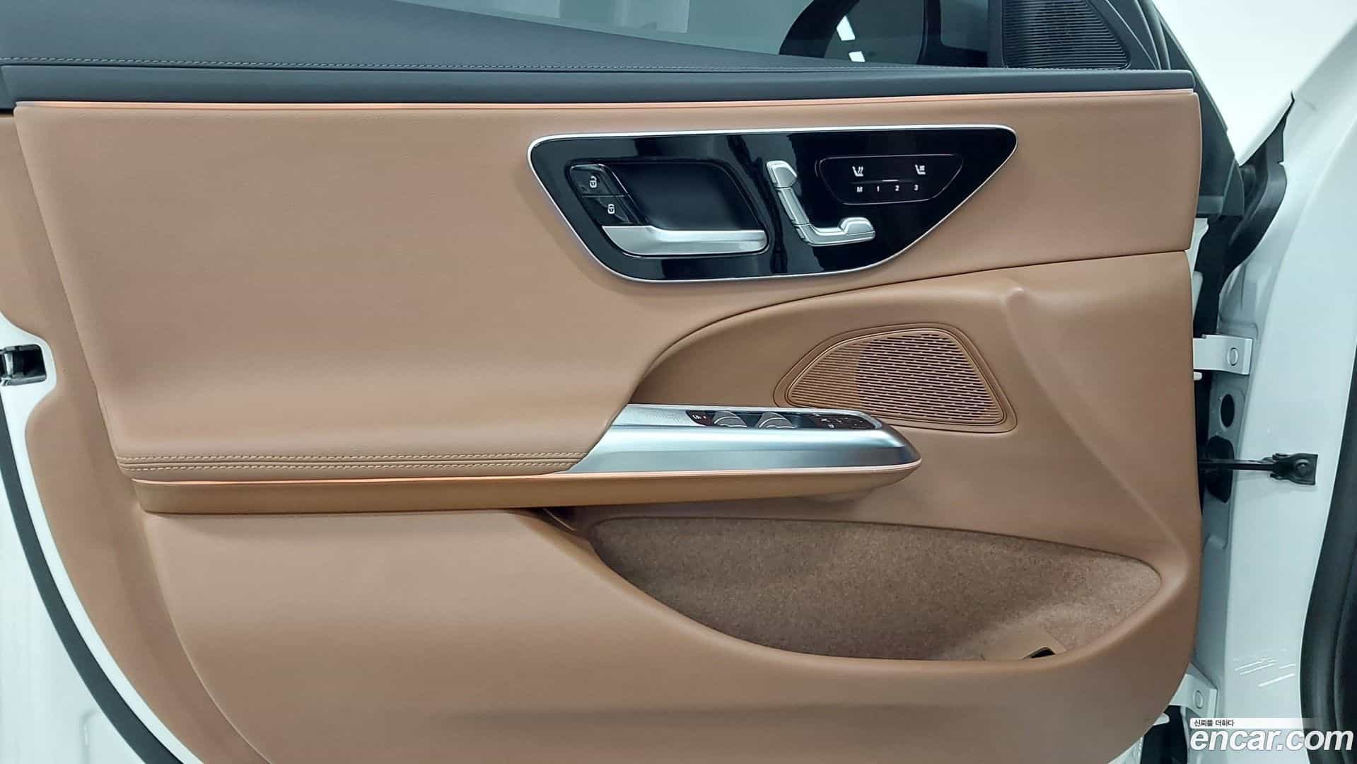 E-Class Mercedes-Benz 2024.8-OPTION-019