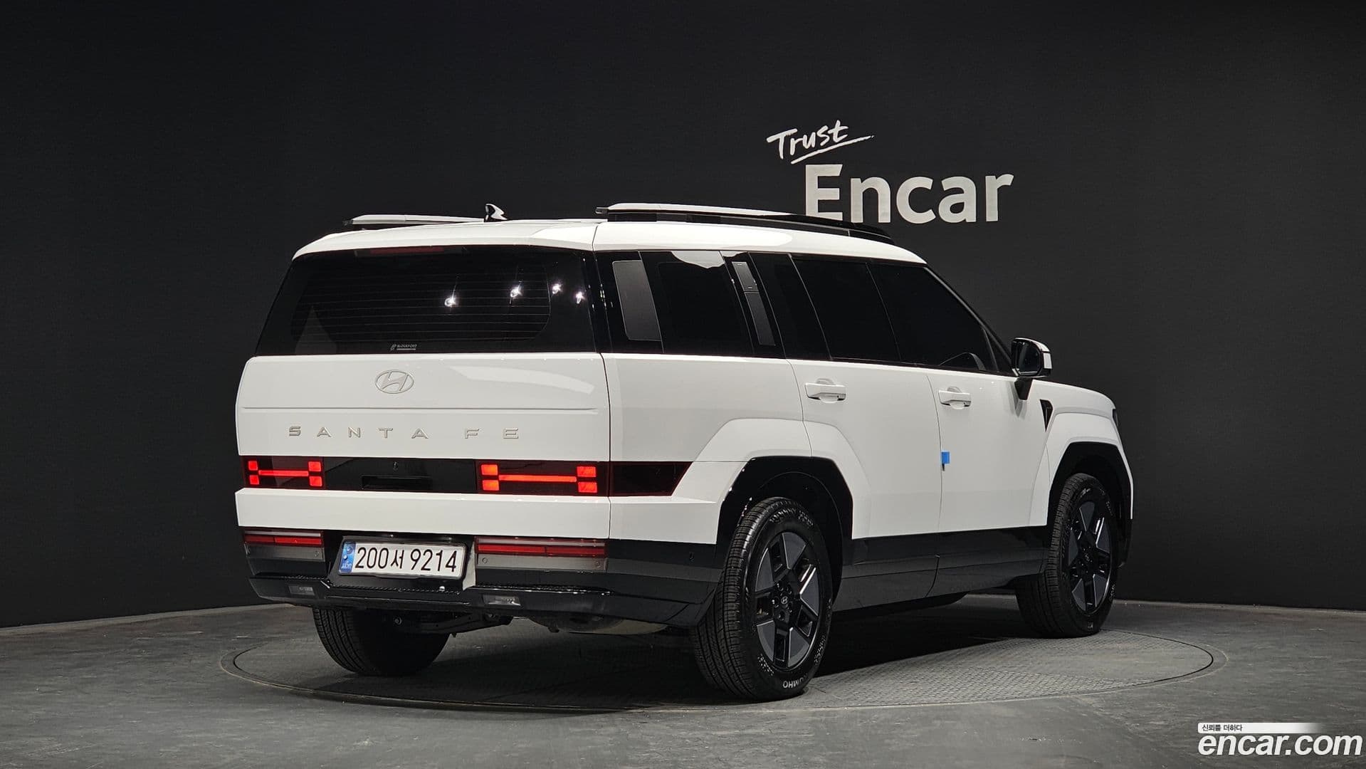 Main__Slider__Photo:Santafe Hyundai 2024.3-1