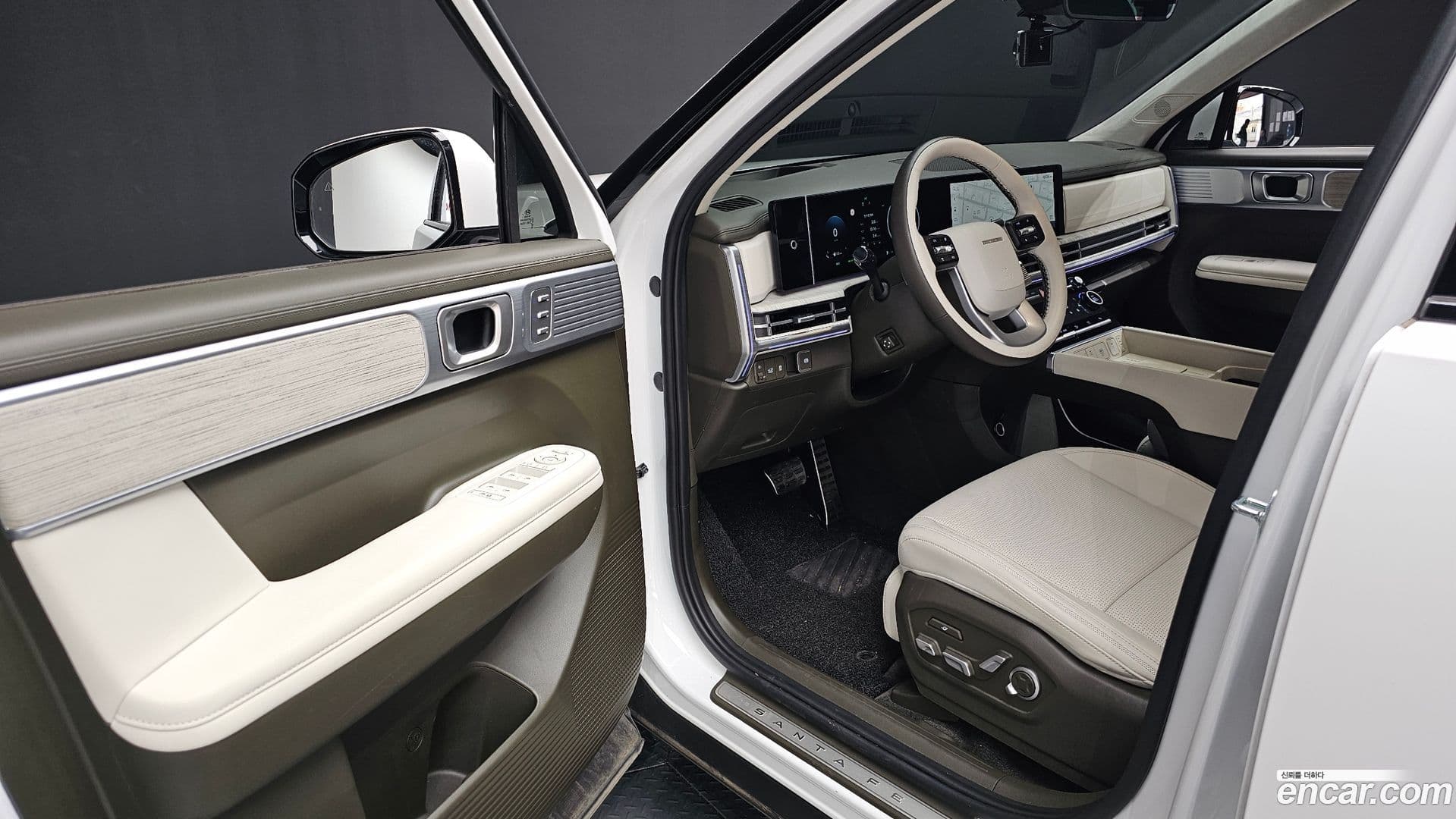 Main__Slider__Photo:Santafe Hyundai 2024.3-10