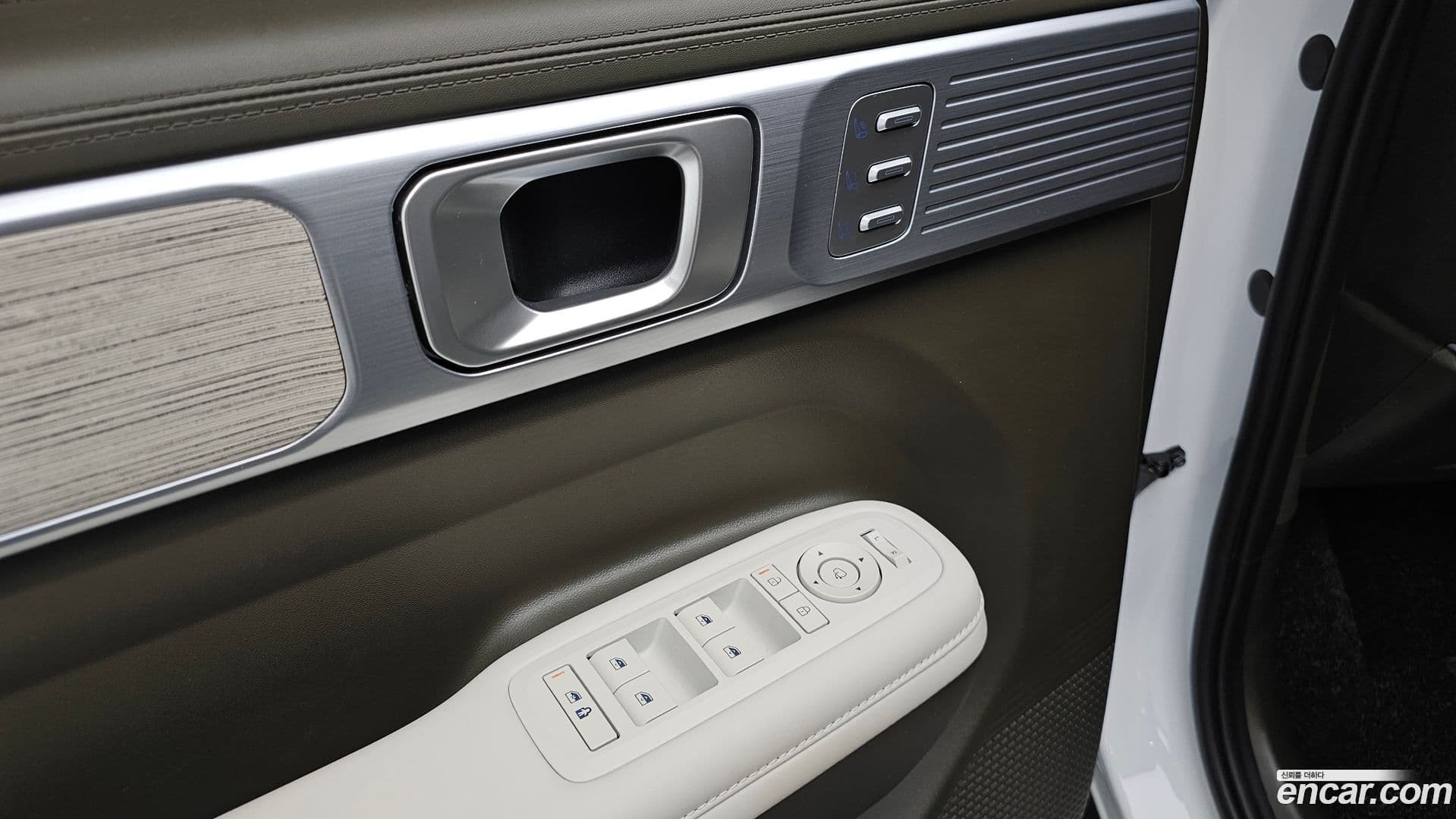 Main__Slider__Photo:Santafe Hyundai 2024.3-17