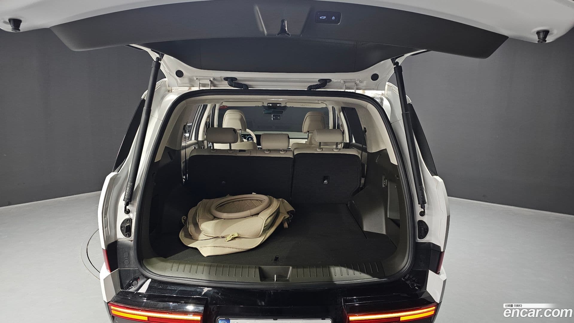 Main__Slider__Photo:Santafe Hyundai 2024.3-19