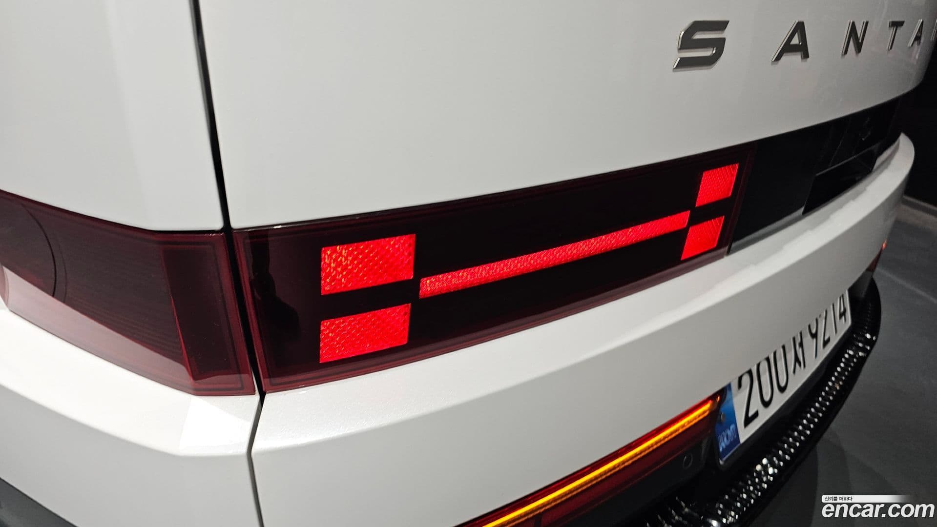 Main__Slider__Photo:Santafe Hyundai 2024.3-22