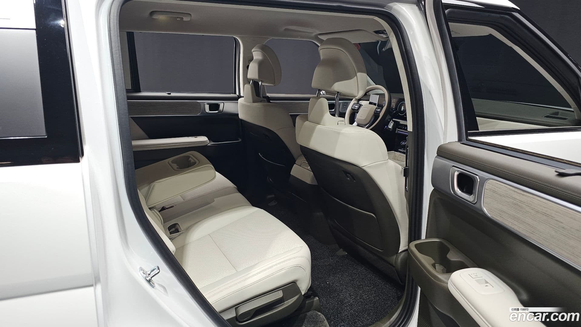 Main__Slider__Photo:Santafe Hyundai 2024.3-25