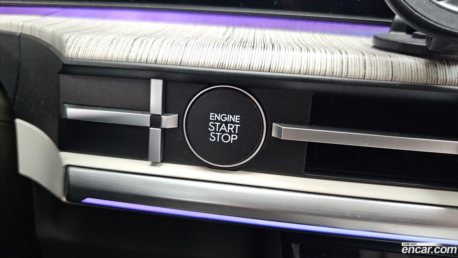 Main__Slider__Photo:Santafe Hyundai 2024.3-27