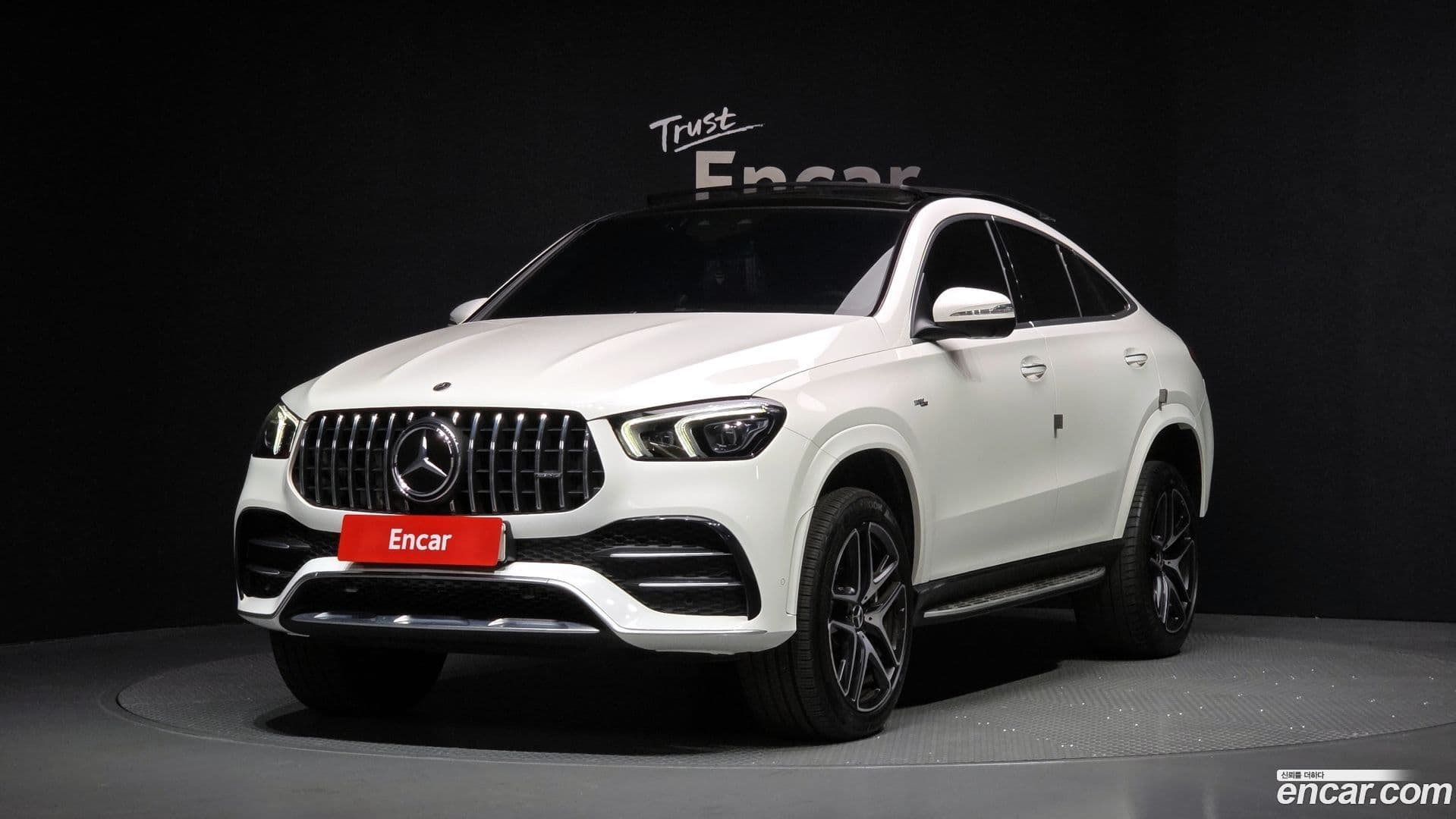 Main__Slider__Photo:GLE-Class Mercedes-Benz 2021.4-0