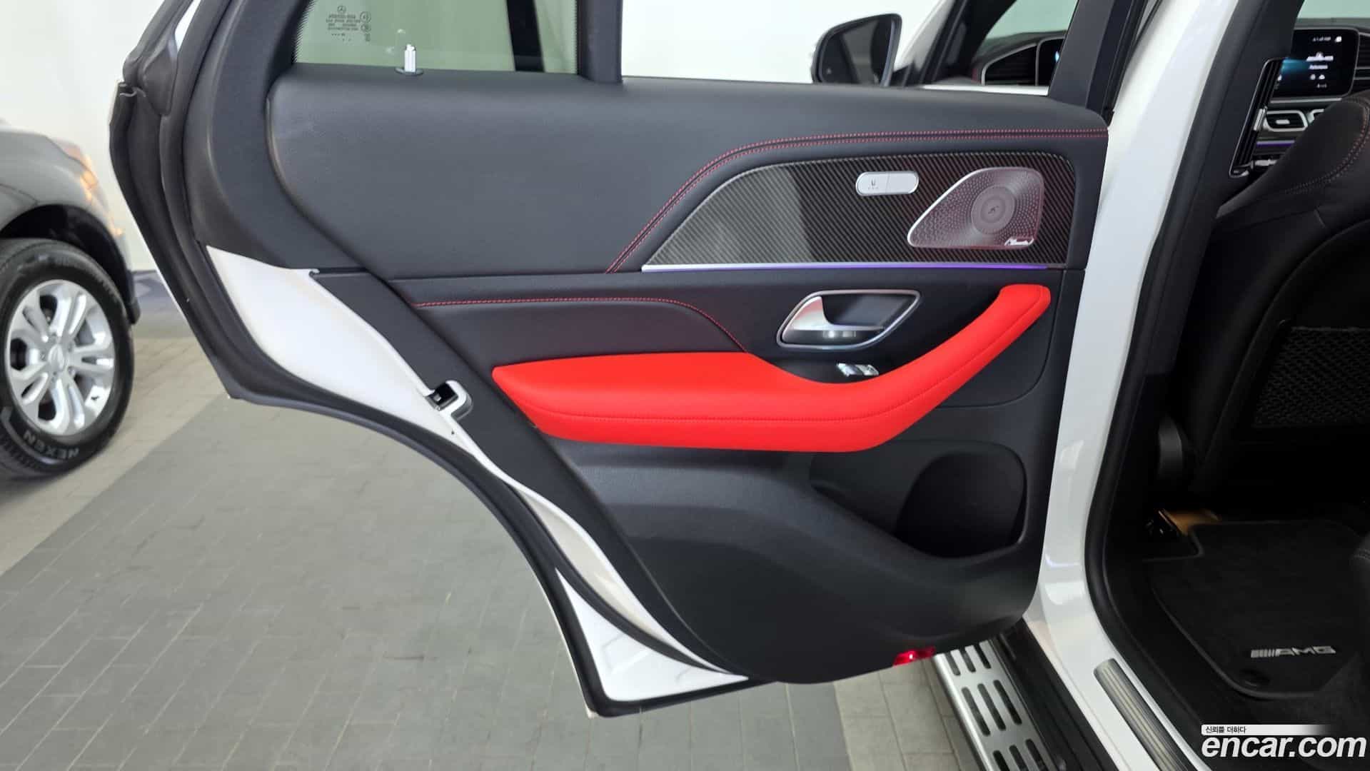 GLE-Class Mercedes-Benz 2021.4-INNER-035