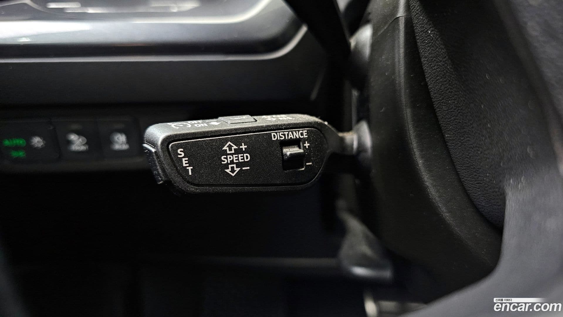 Main__Slider__Photo:Q4 e-tron Audi 2023.11-12