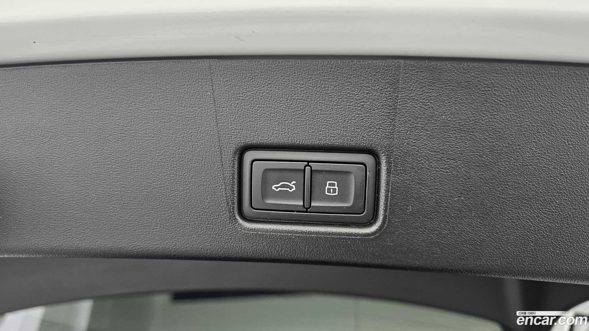 Q4 e-tron Audi 2023.11-OPTION-024