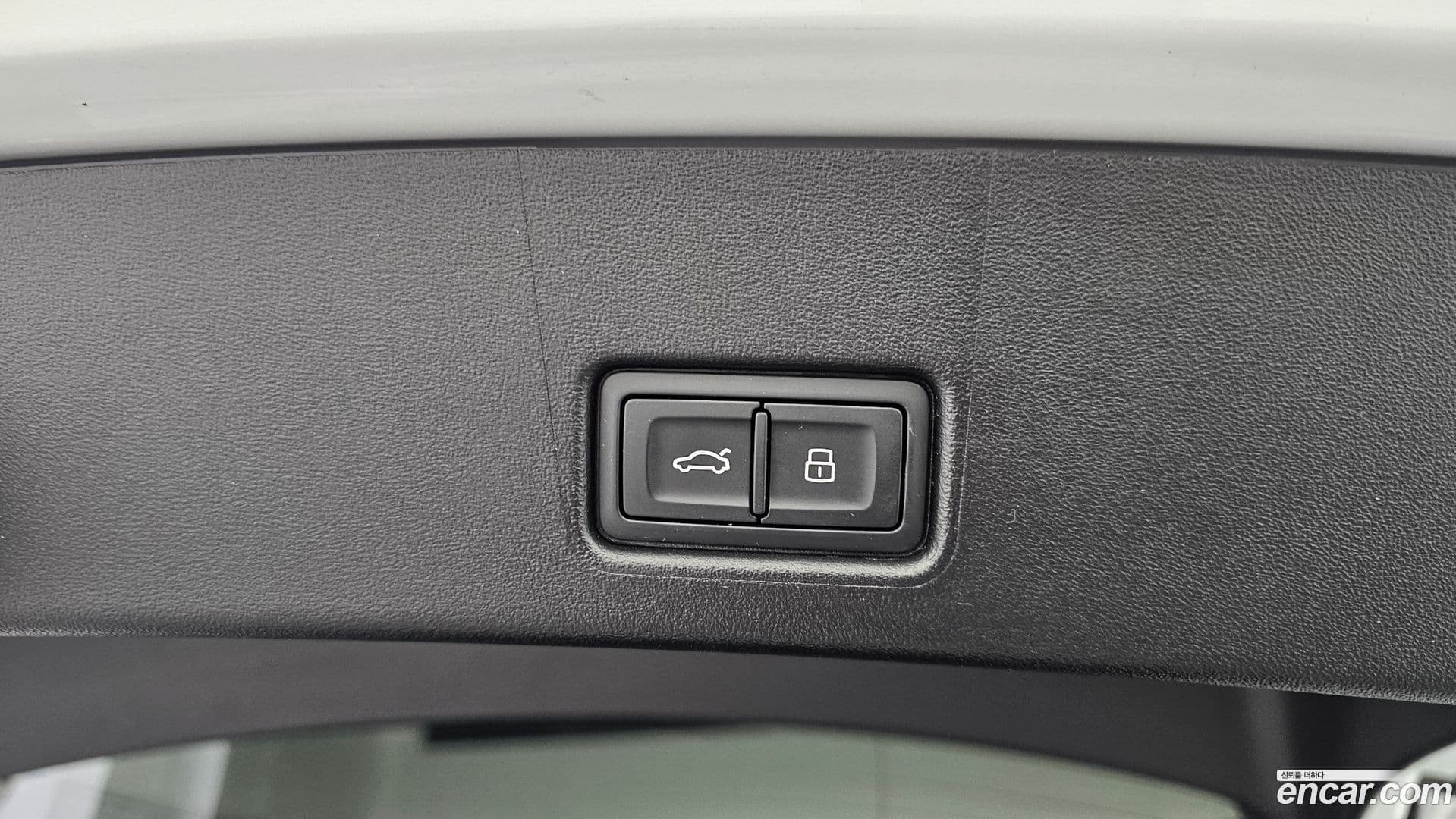 Main__Slider__Photo:Q4 e-tron Audi 2023.11-19