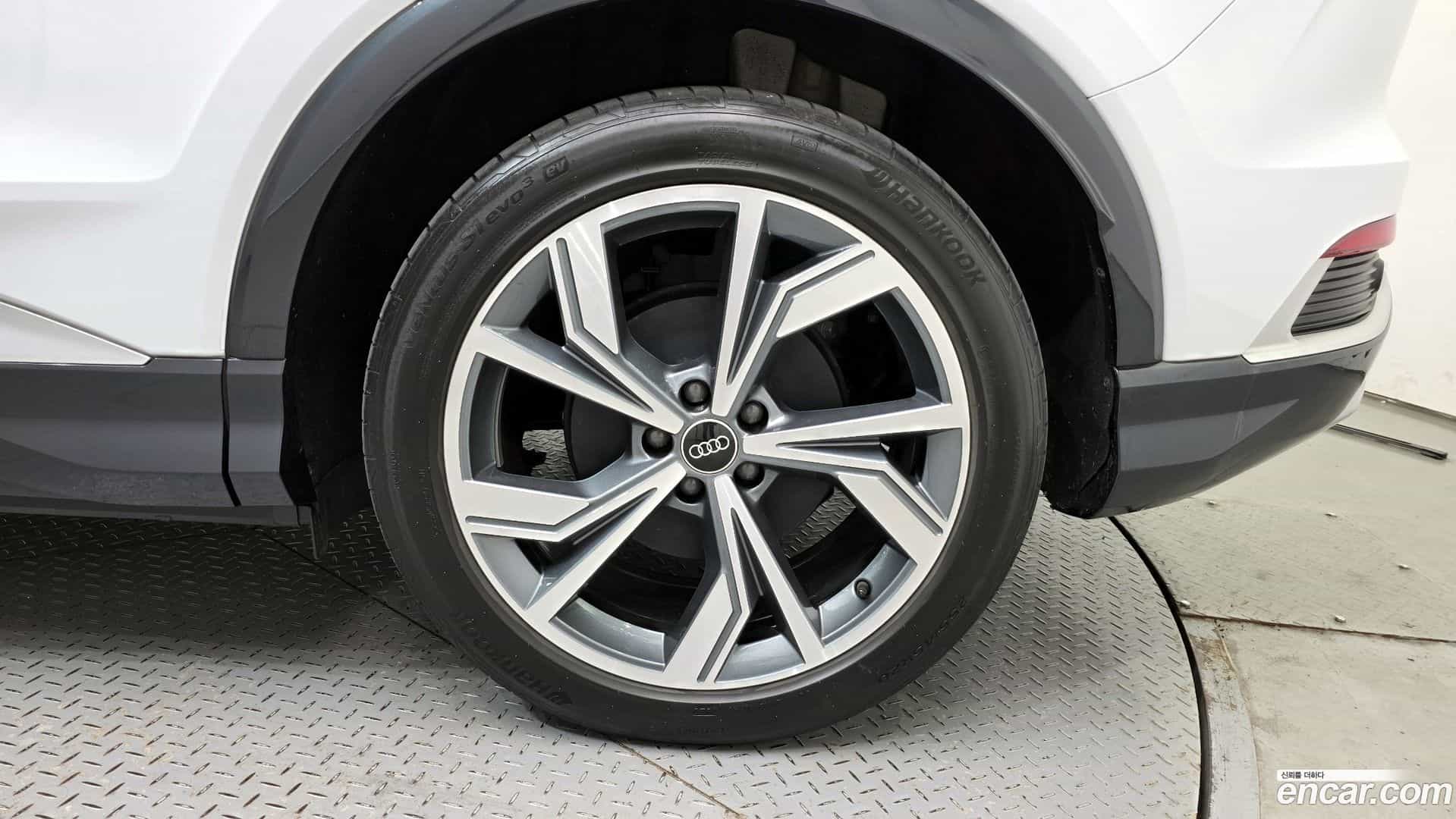 Q4 e-tron Audi 2023.11-OUTER-031