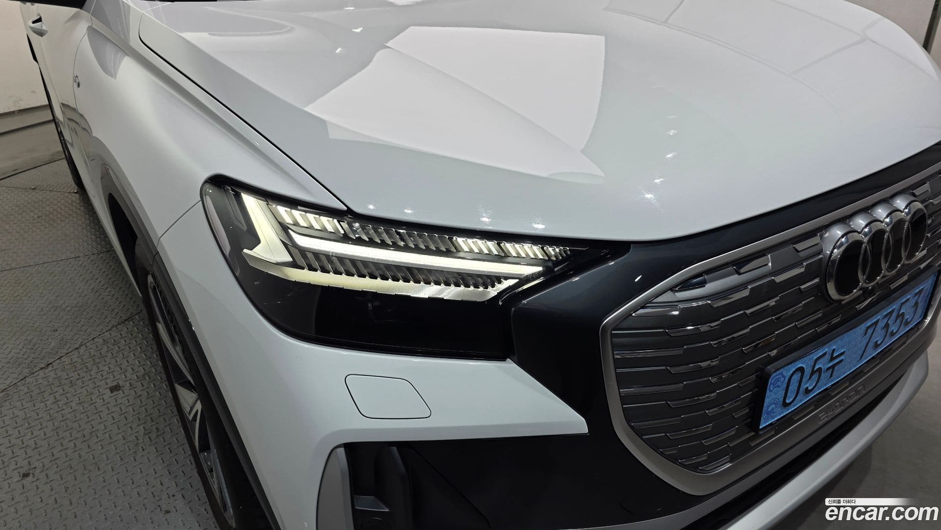 Main__Slider__Photo:Q4 e-tron Audi 2023.11-21