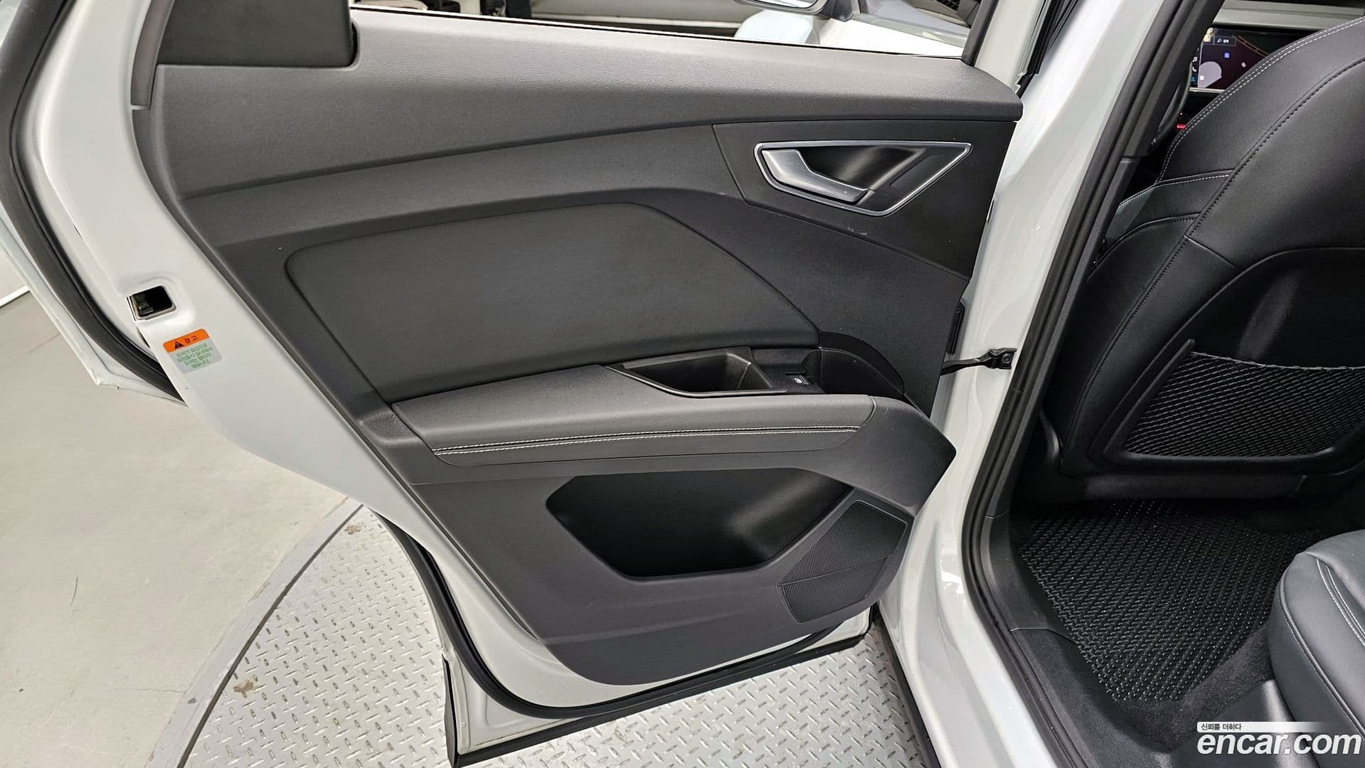 Main__Slider__Photo:Q4 e-tron Audi 2023.11-24
