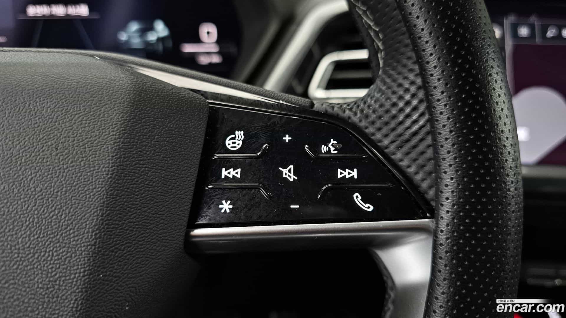 Q4 e-tron Audi 2023.11-OPTION-044