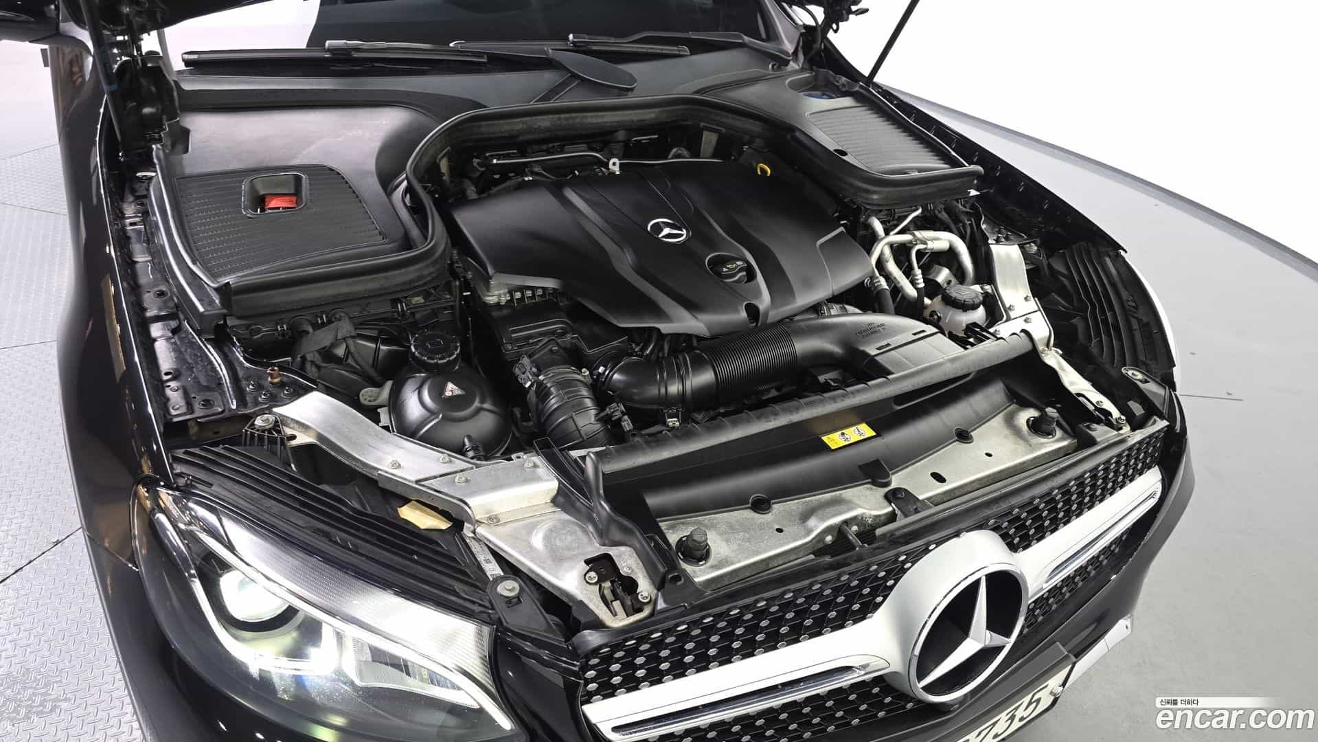 GLC-Class Mercedes-Benz 2017.5-OUTER-006
