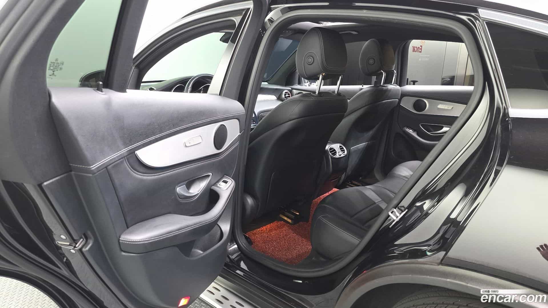 GLC-Class Mercedes-Benz 2017.5-INNER-036