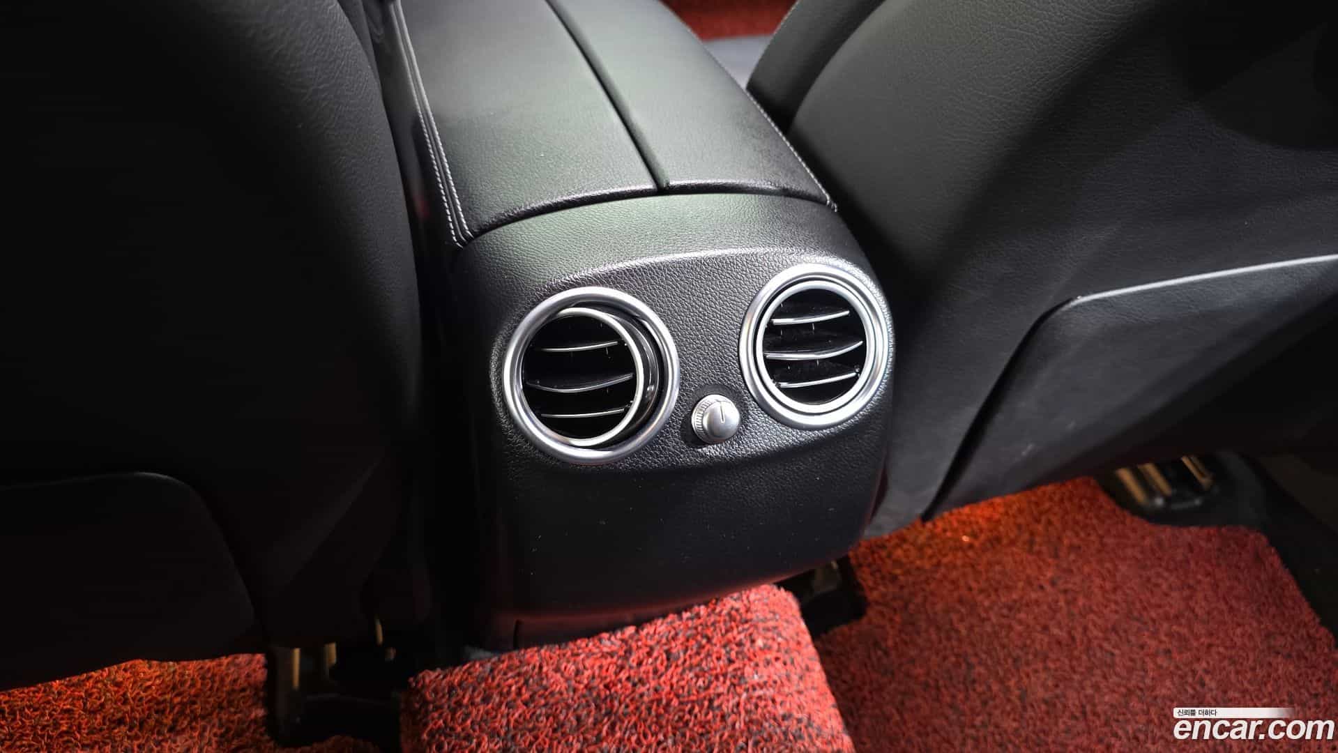GLC-Class Mercedes-Benz 2017.5-OPTION-045