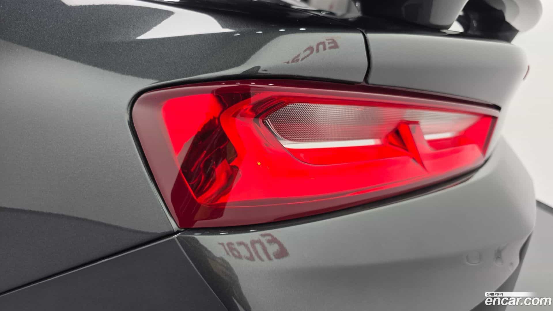 Camaro Chevrolet 2017.5-OUTER-033