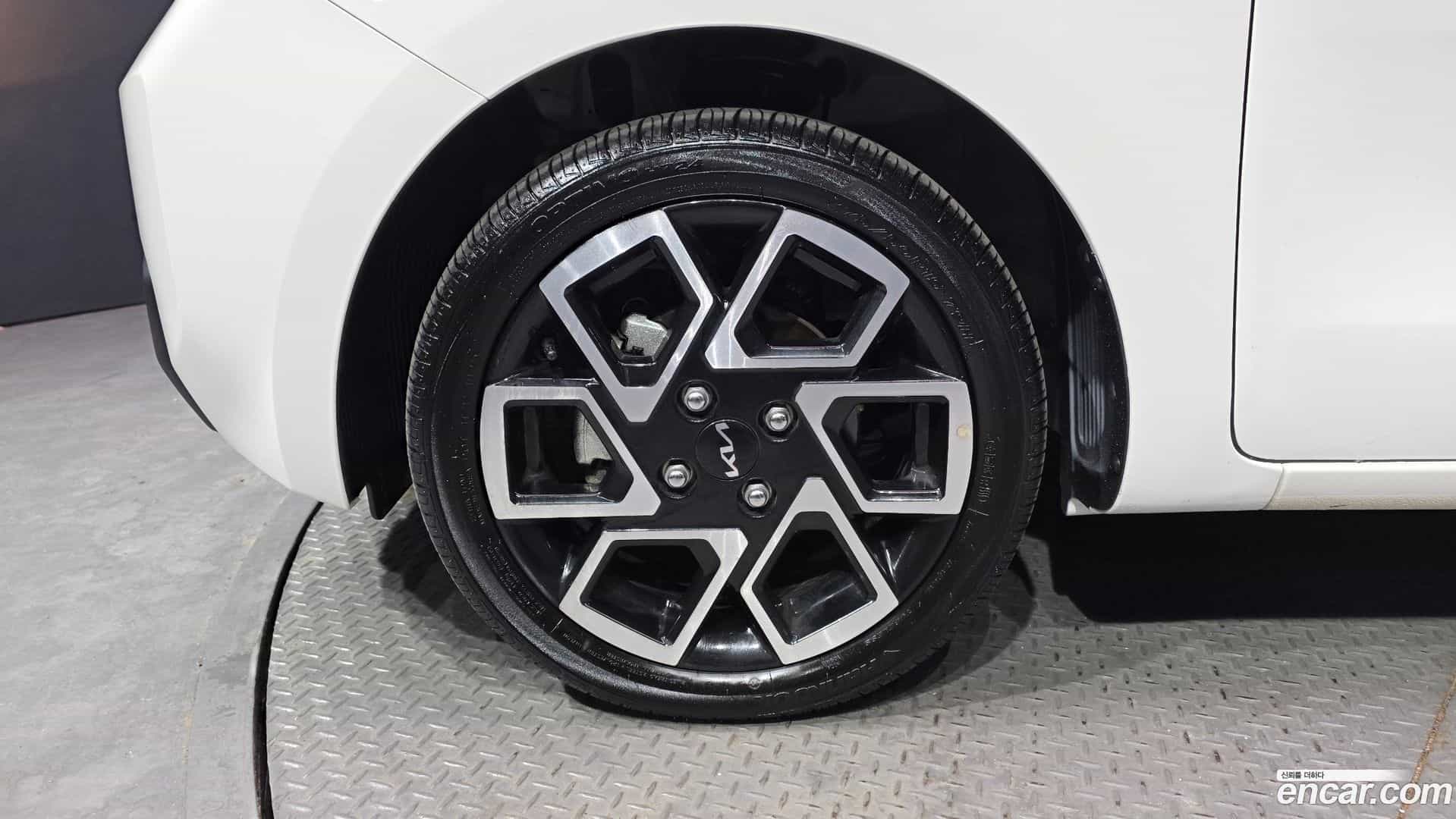 RAY Kia 2025.2-OUTER-005