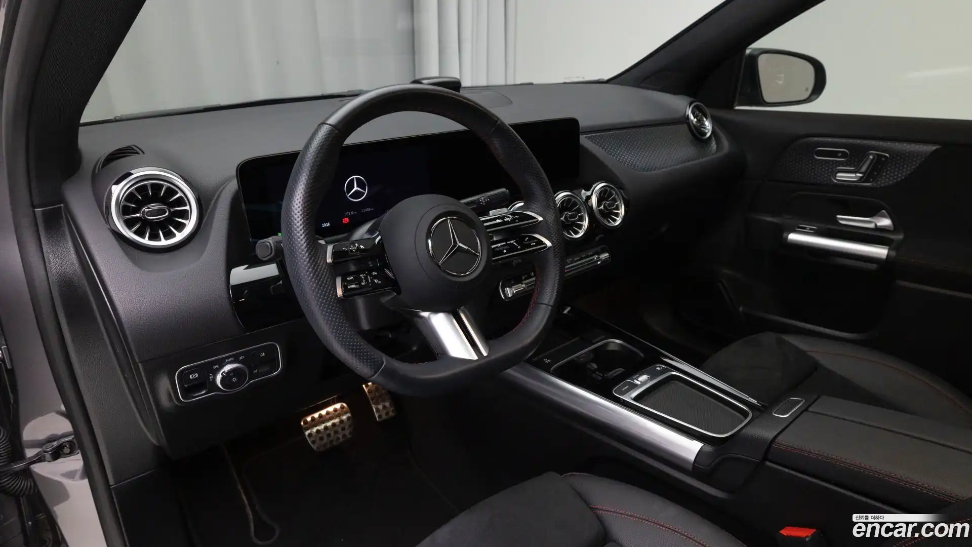 GLA-Class Mercedes-Benz 2025.4-OPTION-015