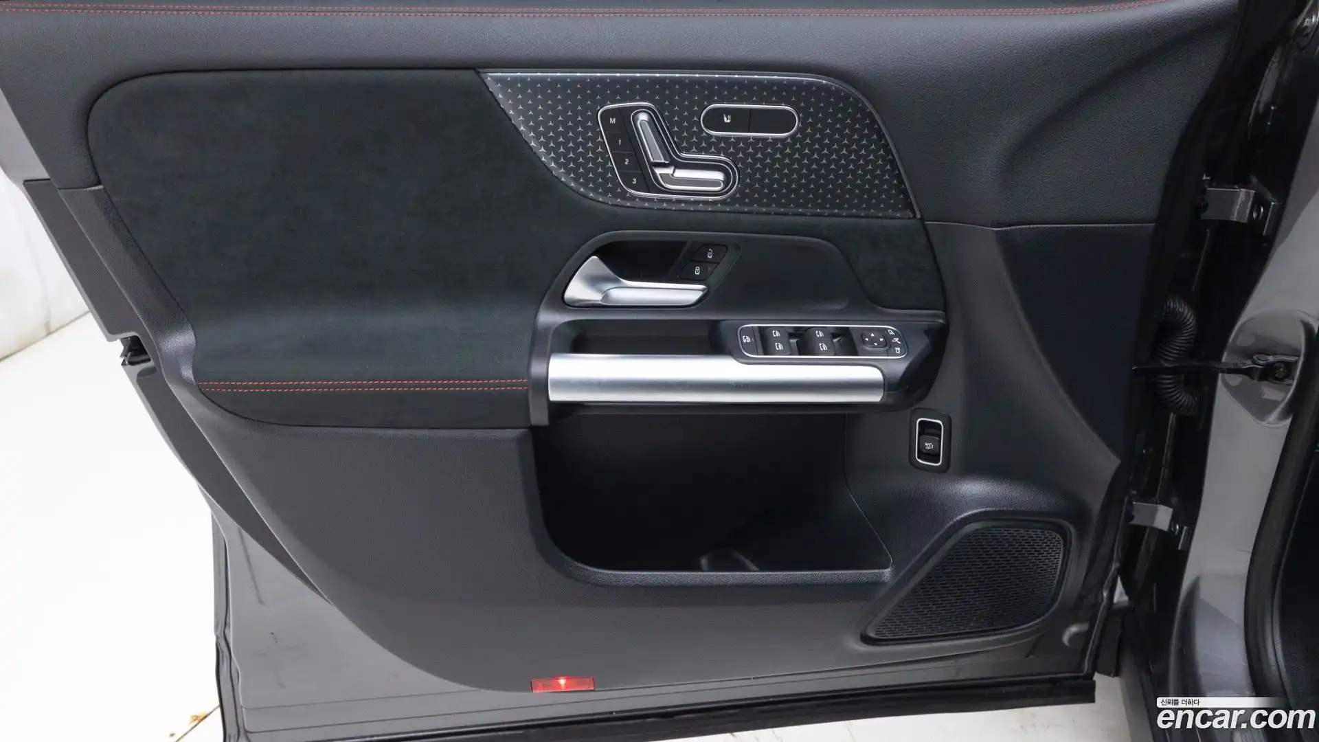 GLA-Class Mercedes-Benz 2025.4-OPTION-019