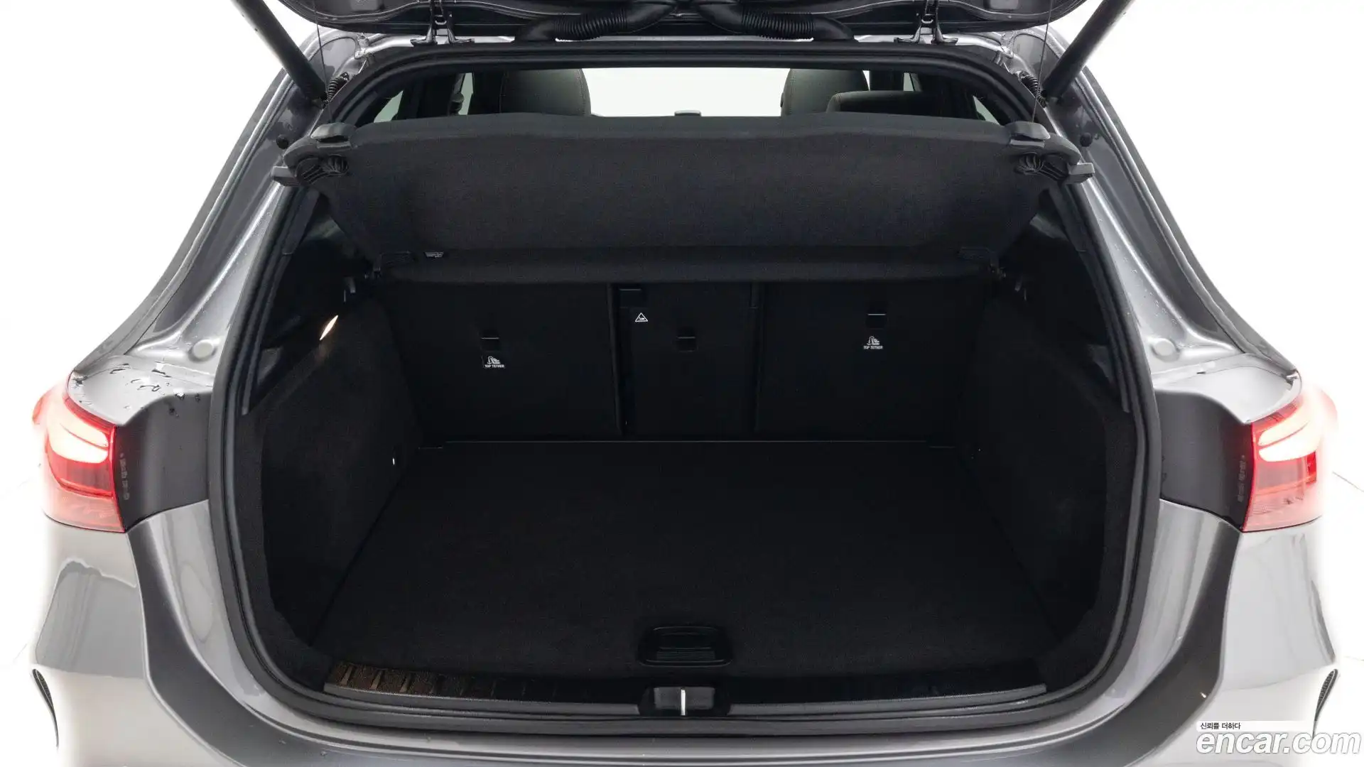 GLA-Class Mercedes-Benz 2025.4-OPTION-024