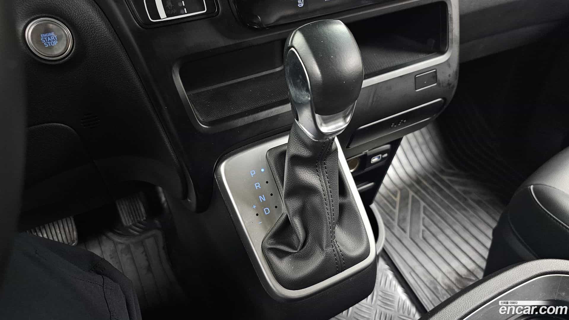 Staria Hyundai 2022.2-INNER-009