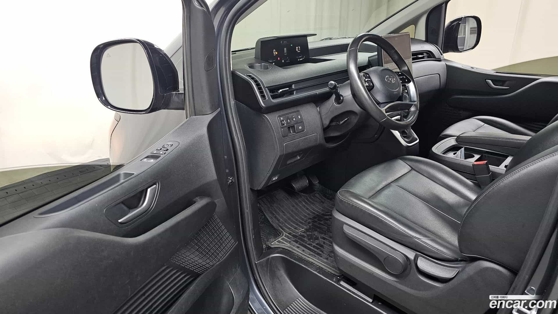 Staria Hyundai 2022.2-INNER-010